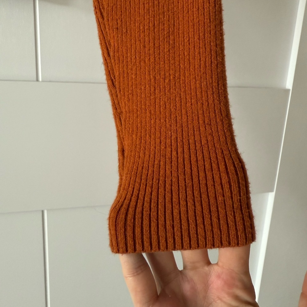 Abercrombie & Fitch Women’s Orange Button-Through Slim Sweetheart Sweater - Picture 8 of 11